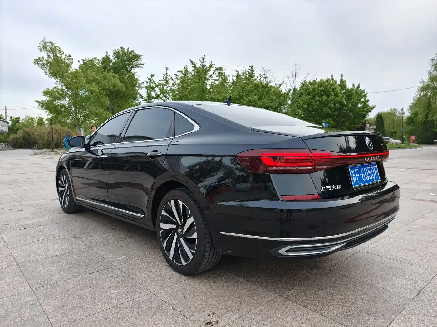 Volkswagen Passat 2022 380TSI Flagship Edition фото 4