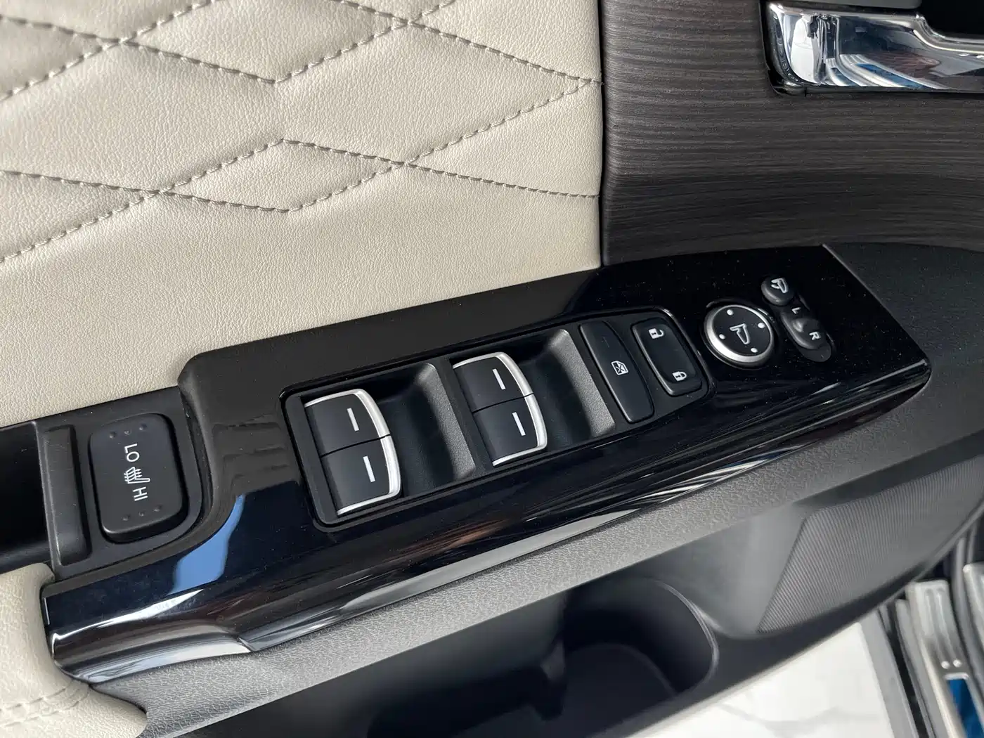 Honda Elysion 2024 2024 2.0L e:HEV Luxury Edition