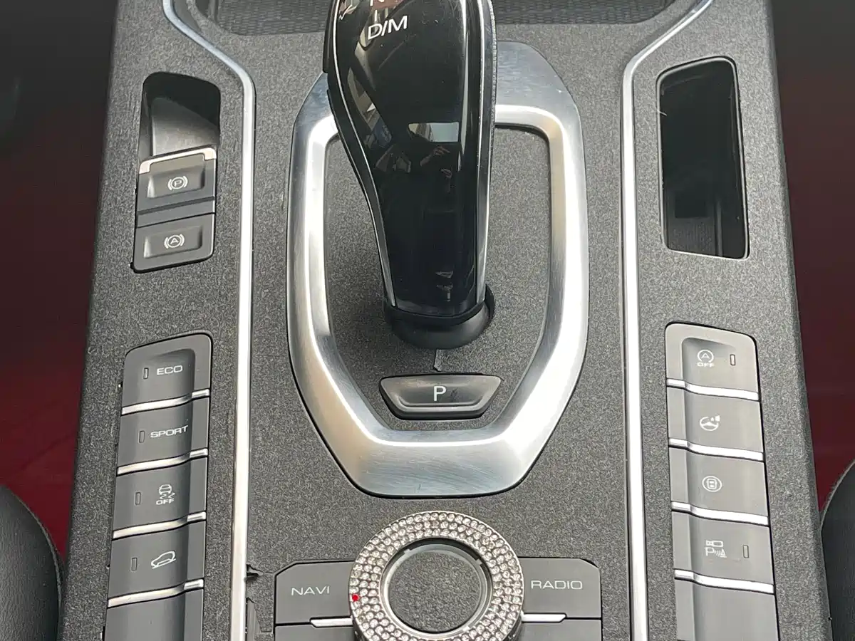 WEI PAI WEI BRAND VV5