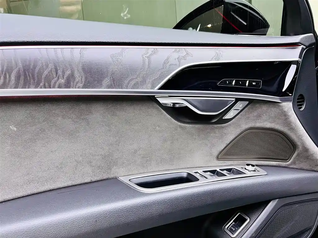 Audi A8 2021 A8L 50 TFSI quattro Comfort фото 11