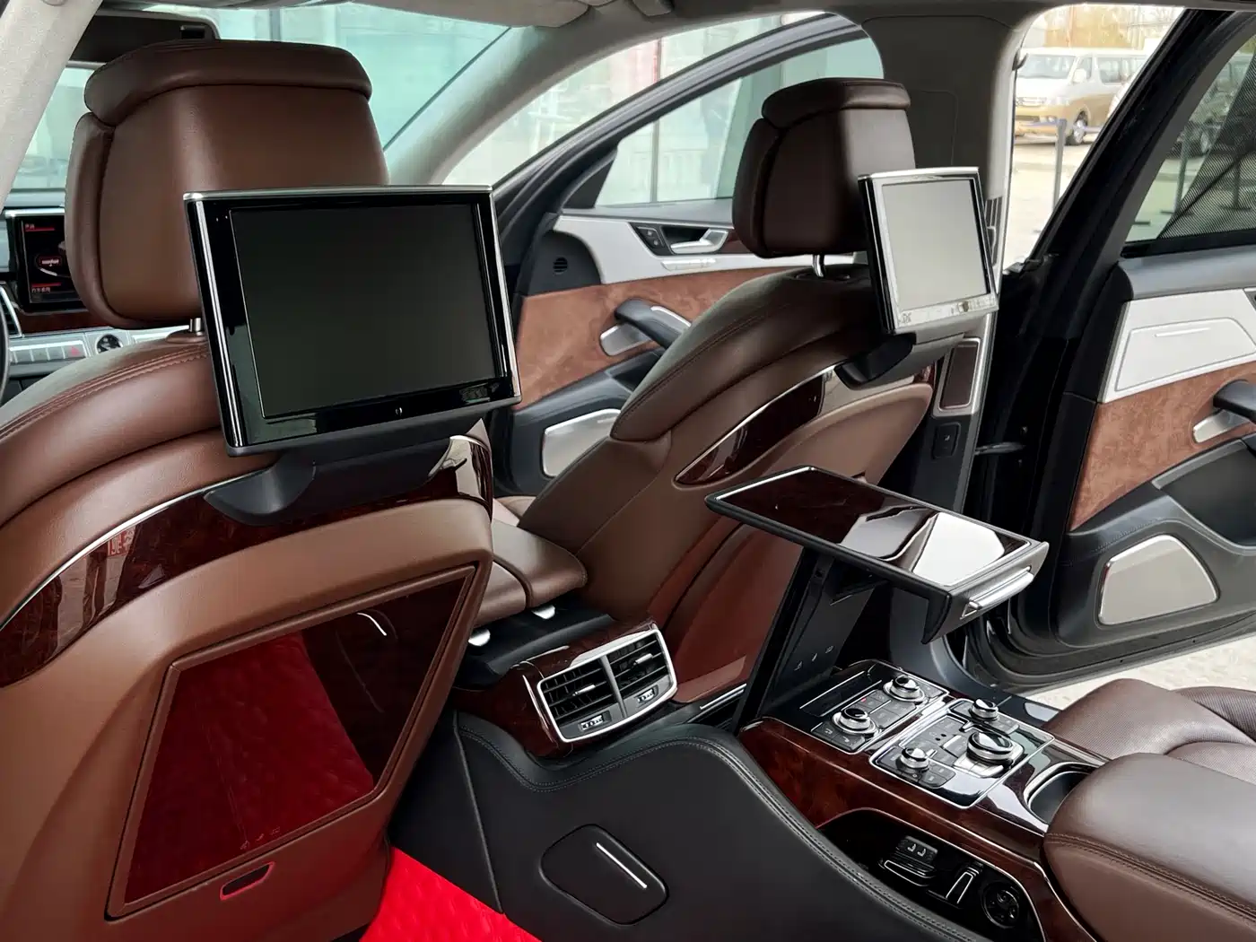 Audi A8 2011 A8L W12 6.3 FSI quattro фото 20
