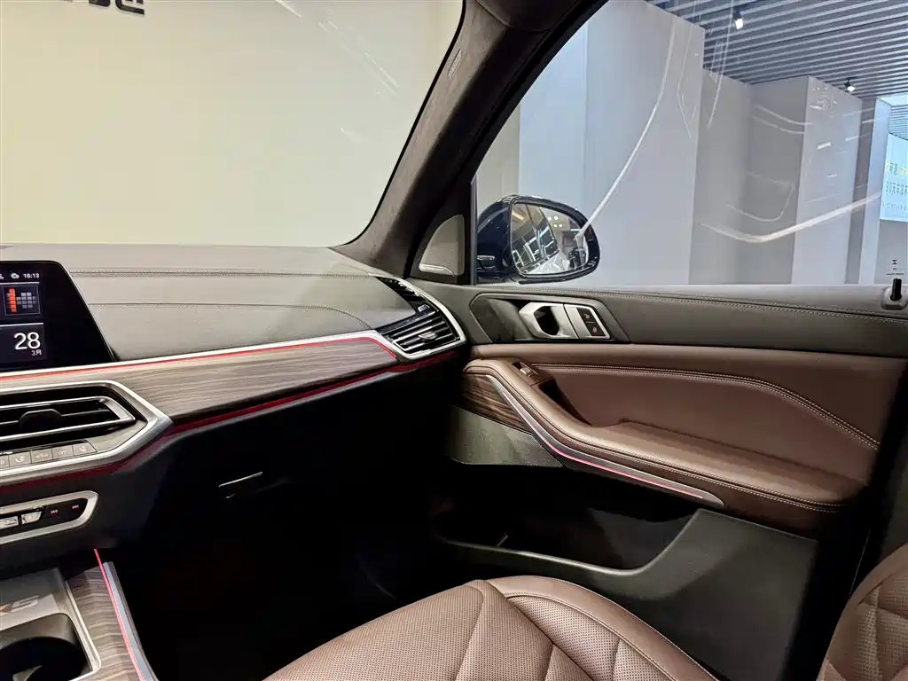 BMW X5 2022 Facelift xDrive 40Li M Sport Package фото 30