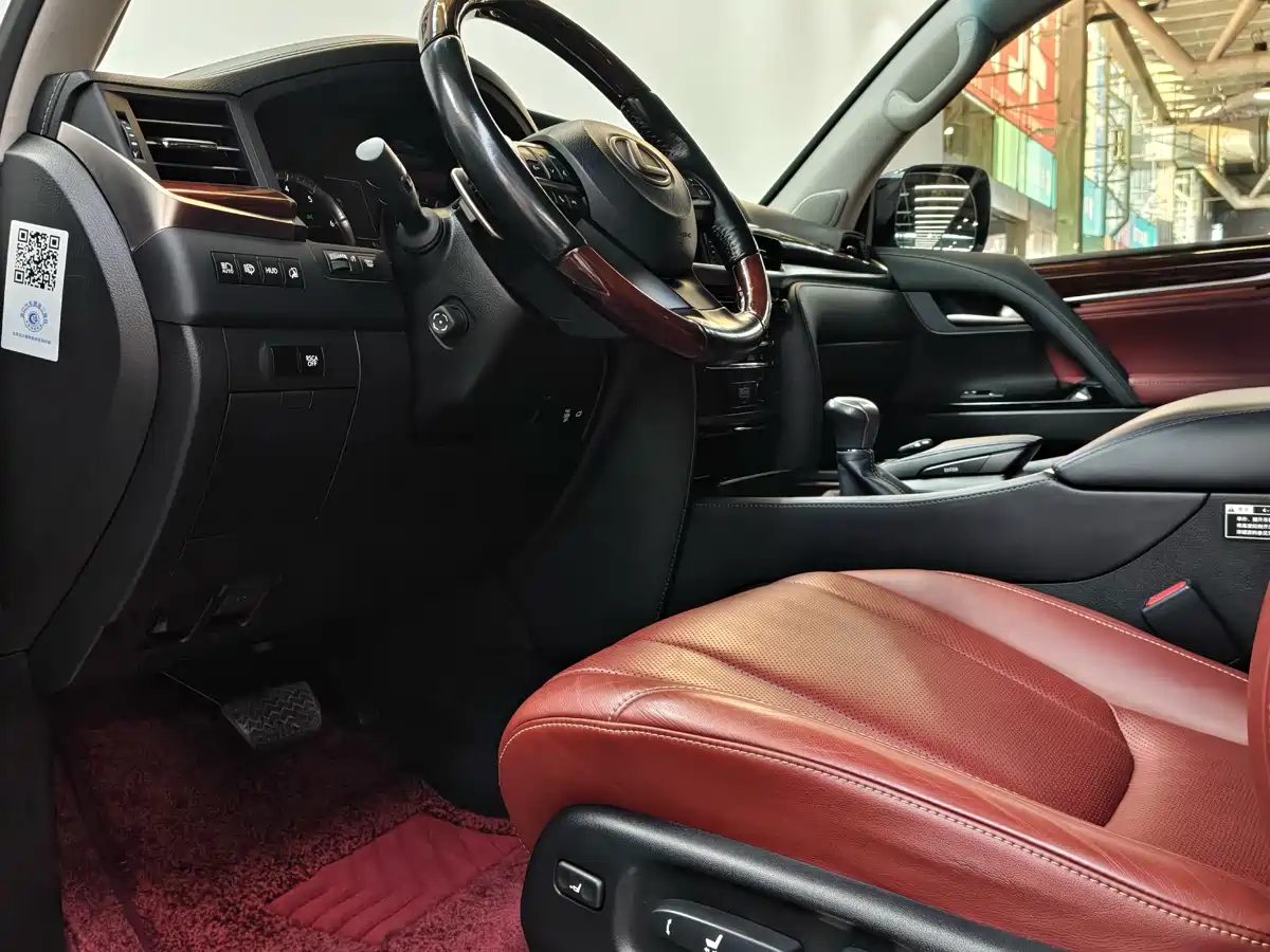 Lexus LX 2017 570 Dynamic Luxury фото 5
