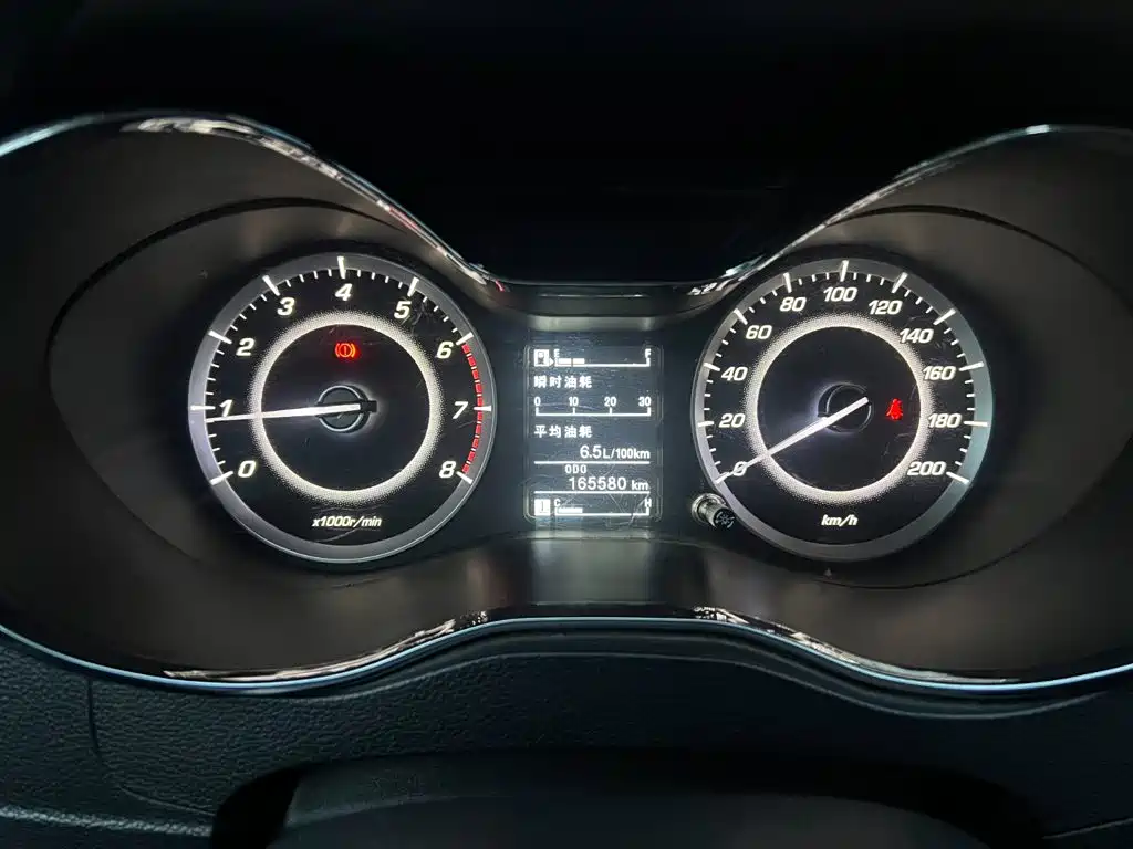 Фото 6 - Baojun 560