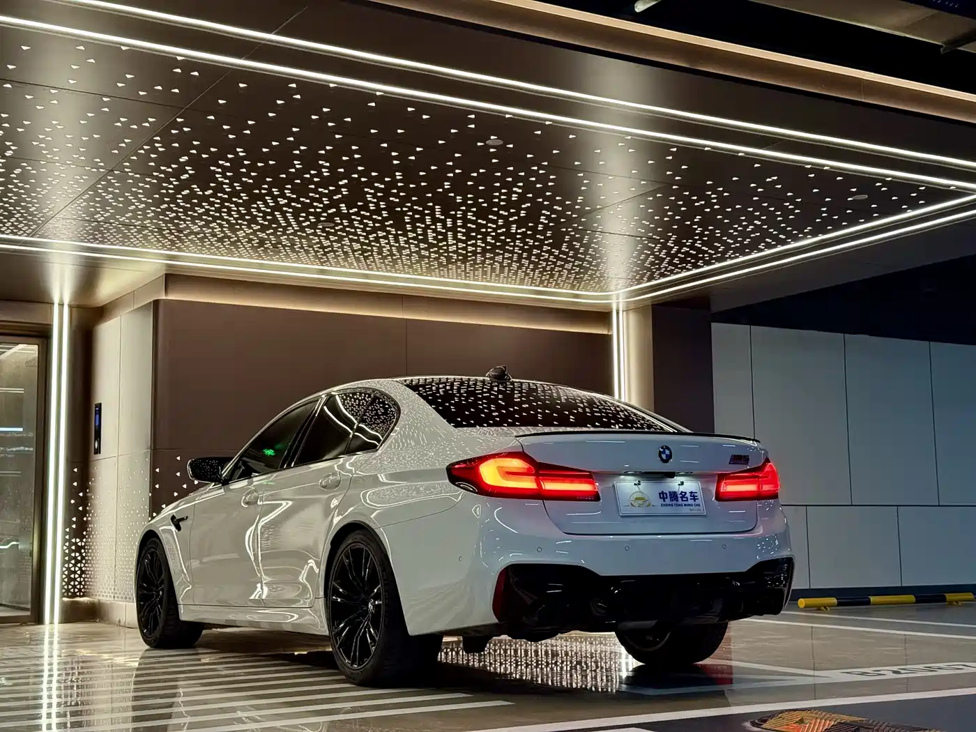 BMW M5 2018 M5 фото 30