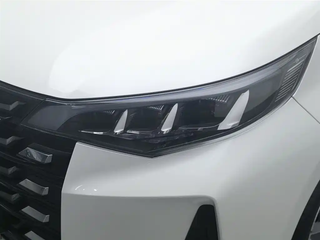 GAC TRUMPCHI TRUMPCHI M6