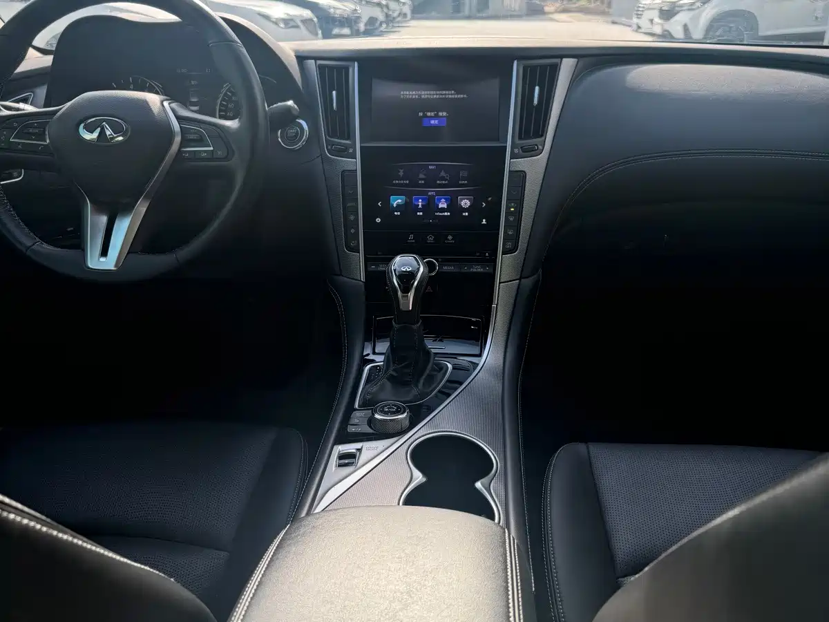 Infiniti Q50L 2019 2018 2.0T Leisure Edition (China VI)