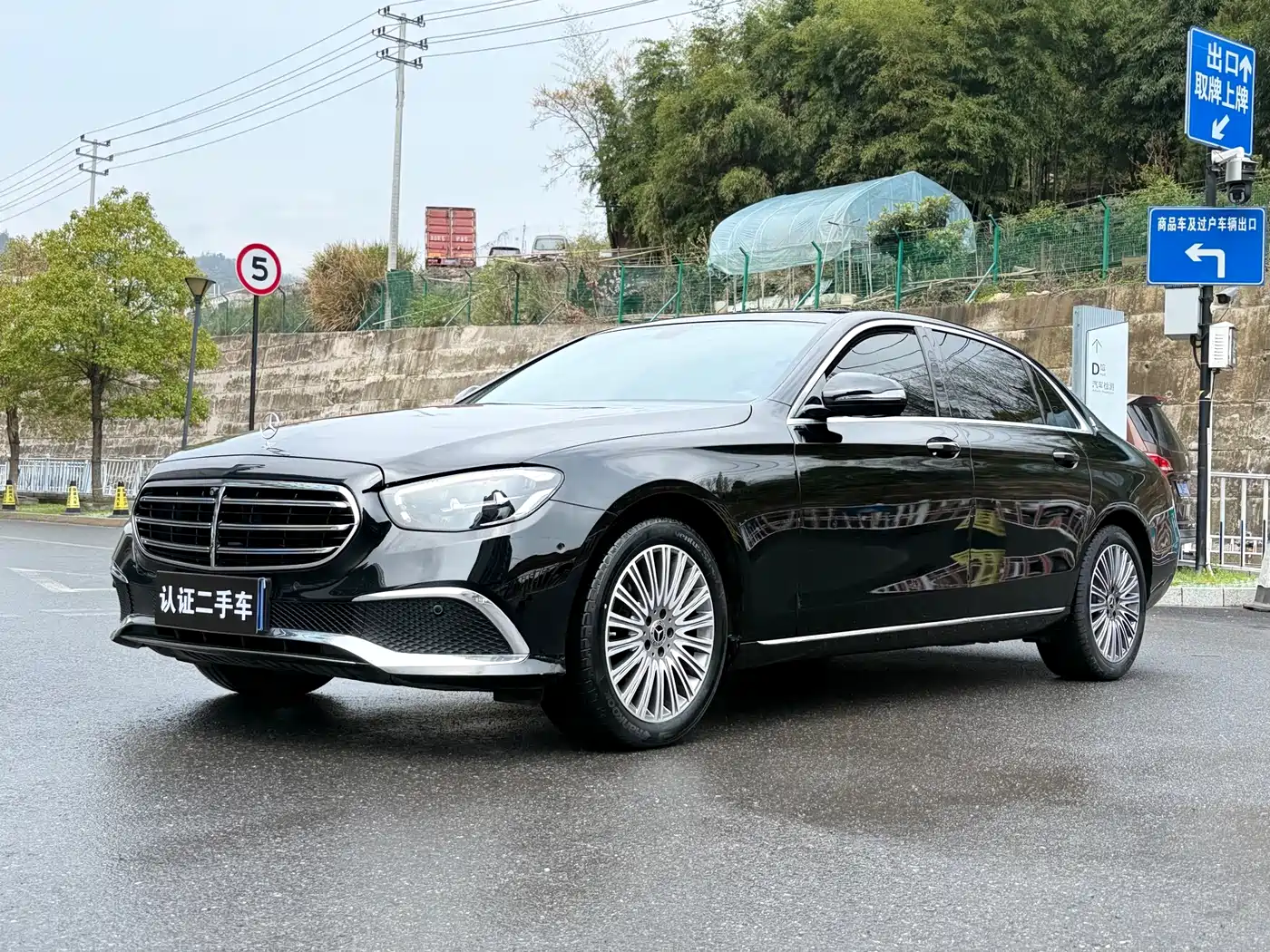 MERCEDES-BENZ E CLASS