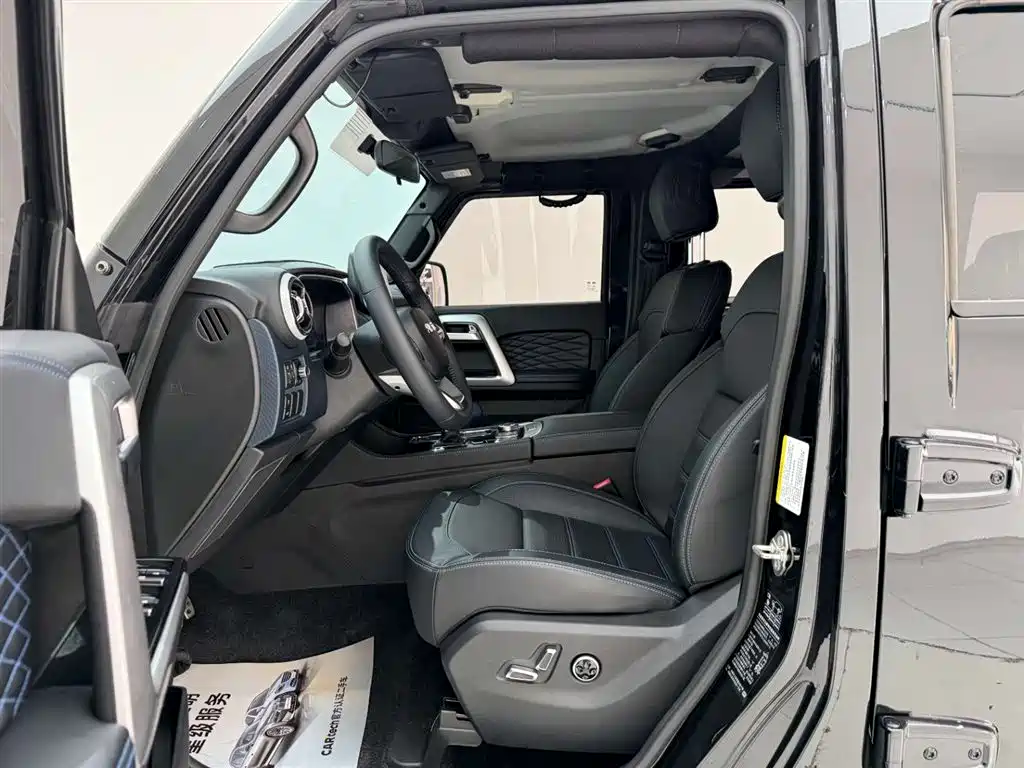 BAIC ORV Beijing Offroad BJ40 2024 2.0T Urban Hunter Glory Edition фото 15