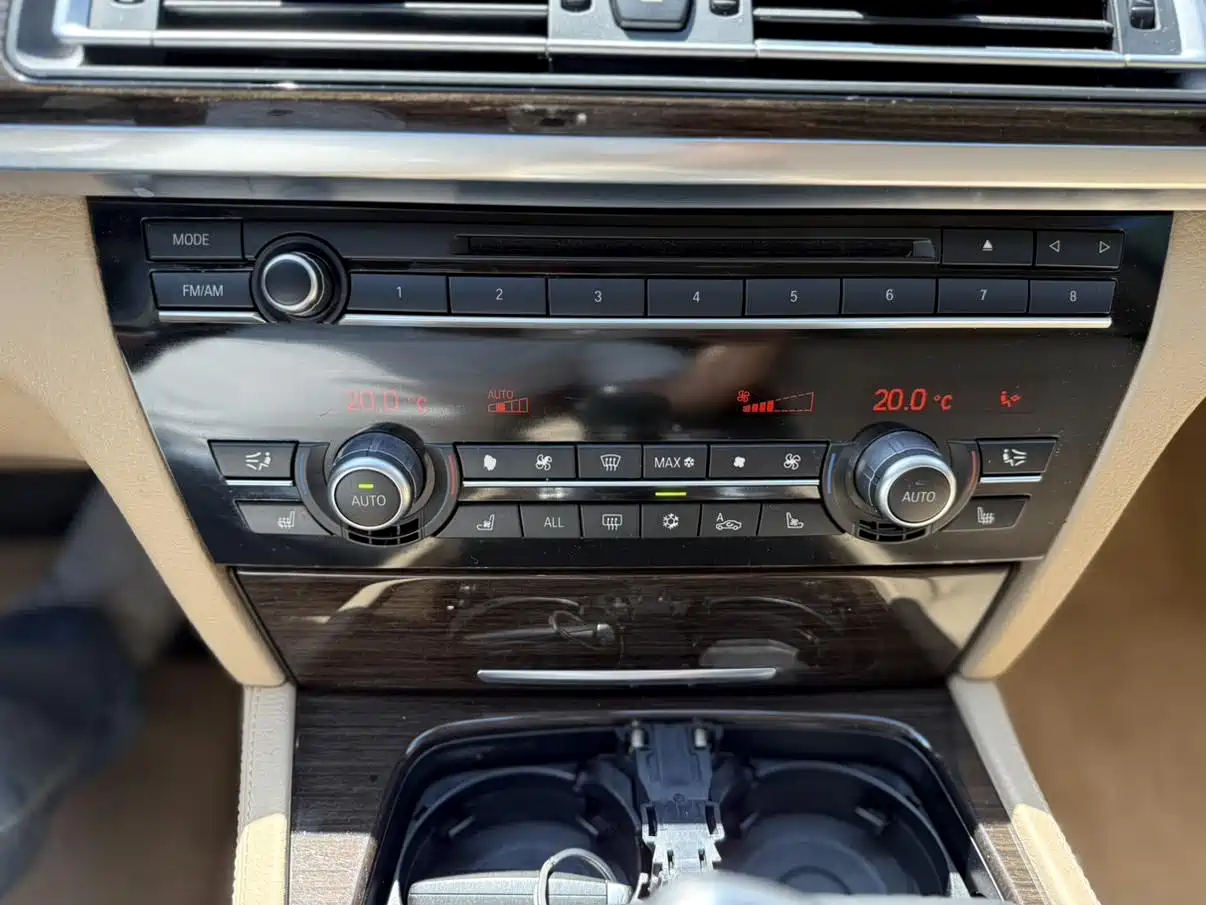 BMW 7 Series 2011 2009 740Li Luxury