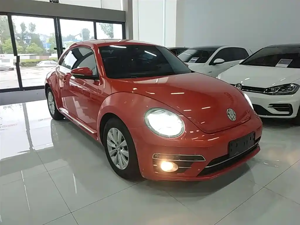 Volkswagen Beetle 2017 180TSI Enjoy фото 4