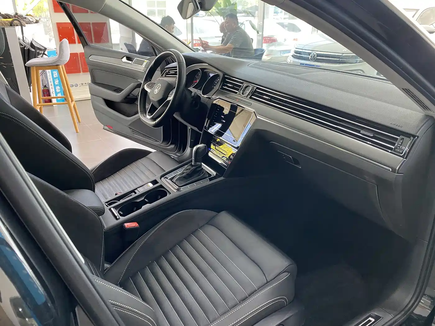 Volkswagen Magotan 2020 330TSI DSG Leading фото 9