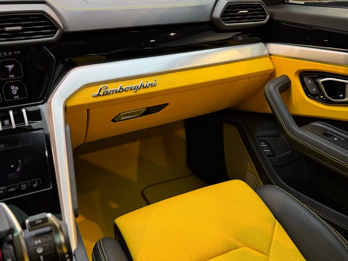Lamborghini Urus 2021 4.0T V8 фото 19