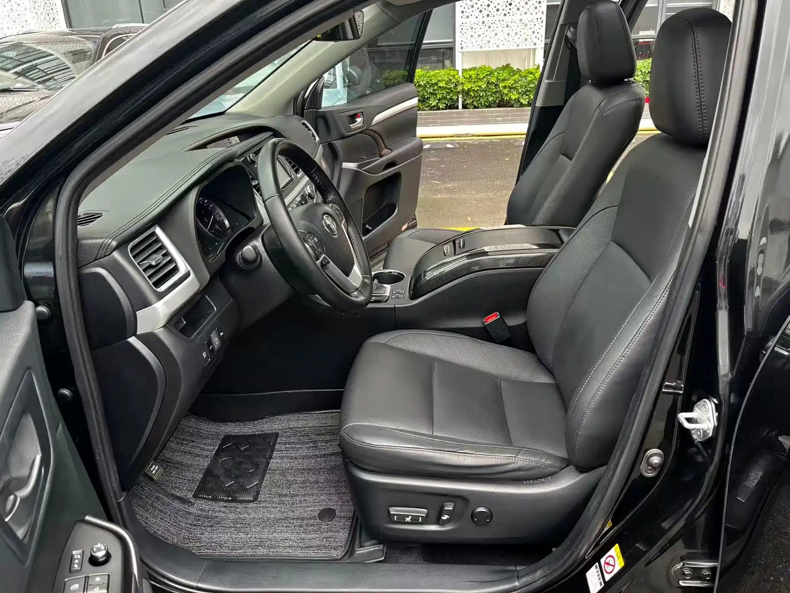 Фото 8 - Toyota Highlander