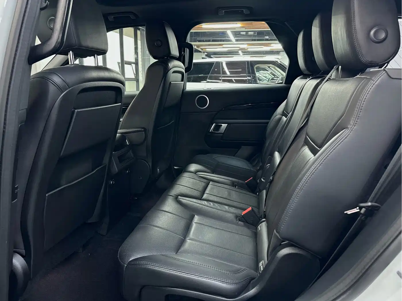 Land Rover Discovery 2017 3.0 SC V6 SE фото 8