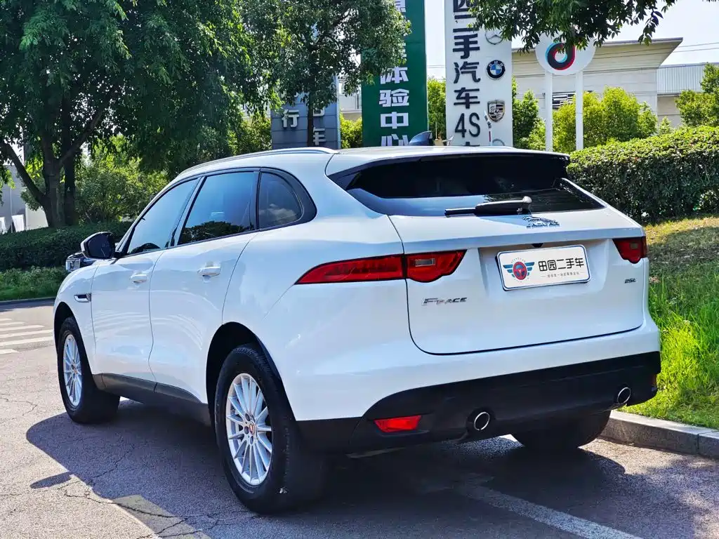 Jaguar F-PACE 2017 2016 2.0T FWD Urban Premium Edition