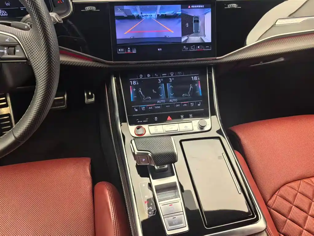 Audi SQ7 2024 4.0 TFSI фото 12