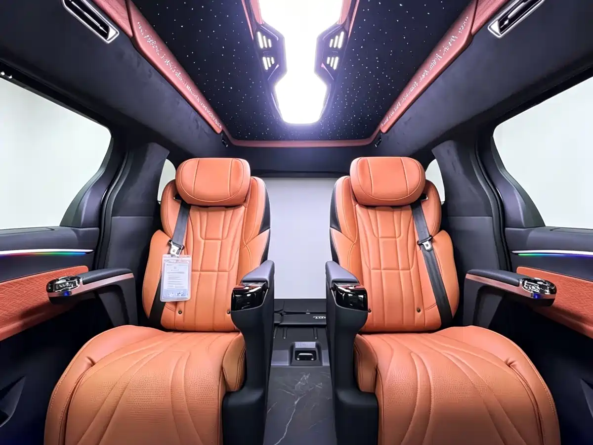 Toyota Granvia 2026 Model 2.5L Hybrid Luxury Edition фото 9