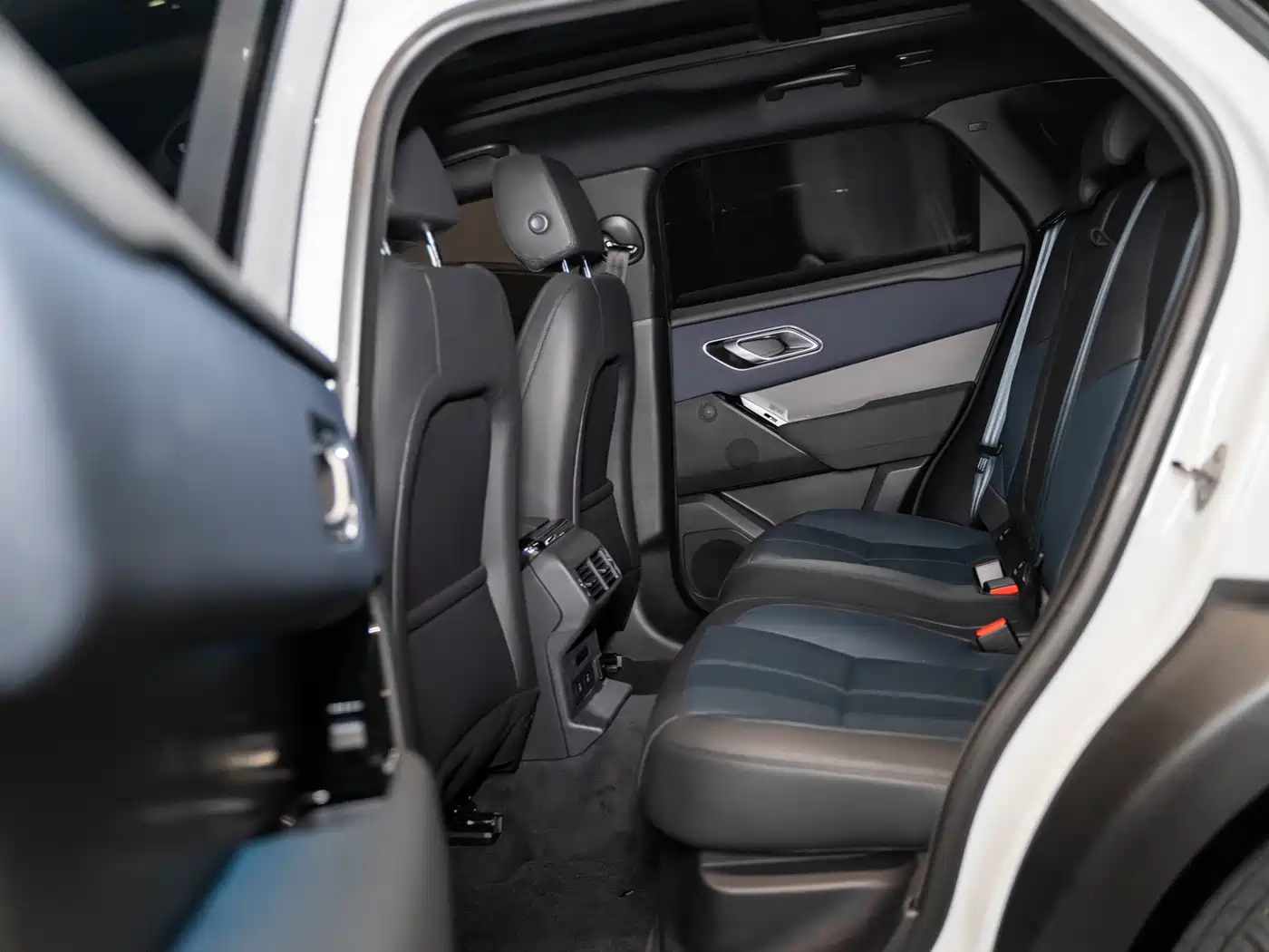 Land Rover Range Rover Velar 2024 Dynamic SE фото 17