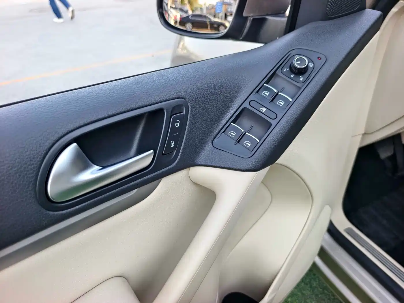 Volkswagen Tiguan 2015 1.8TSI Automatic 2WD Highline фото 6