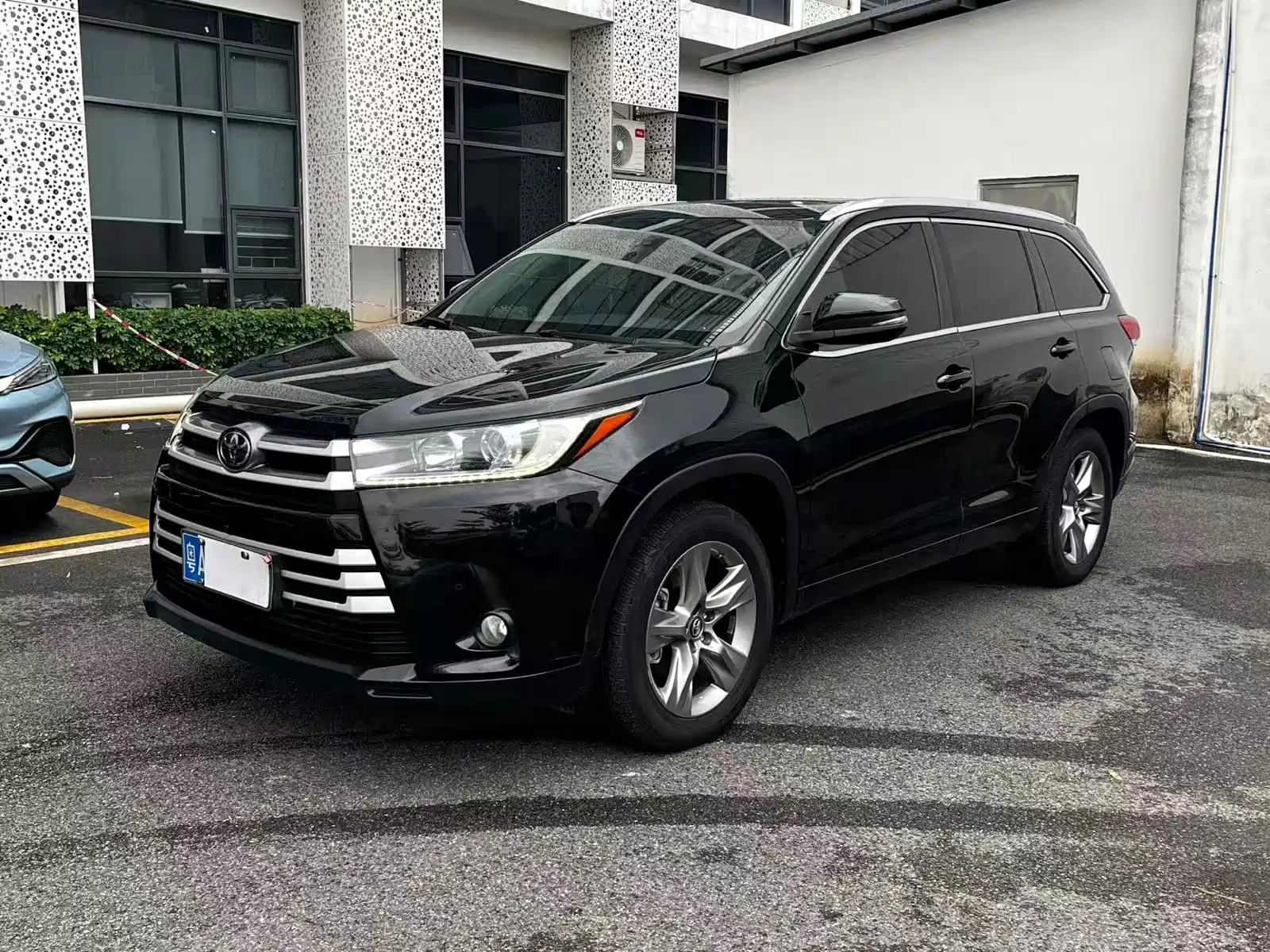 Фото 1 - Toyota Highlander