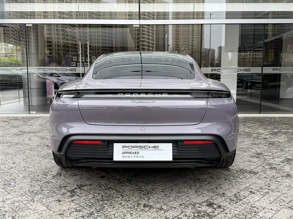 PORSCHE TAYCAN