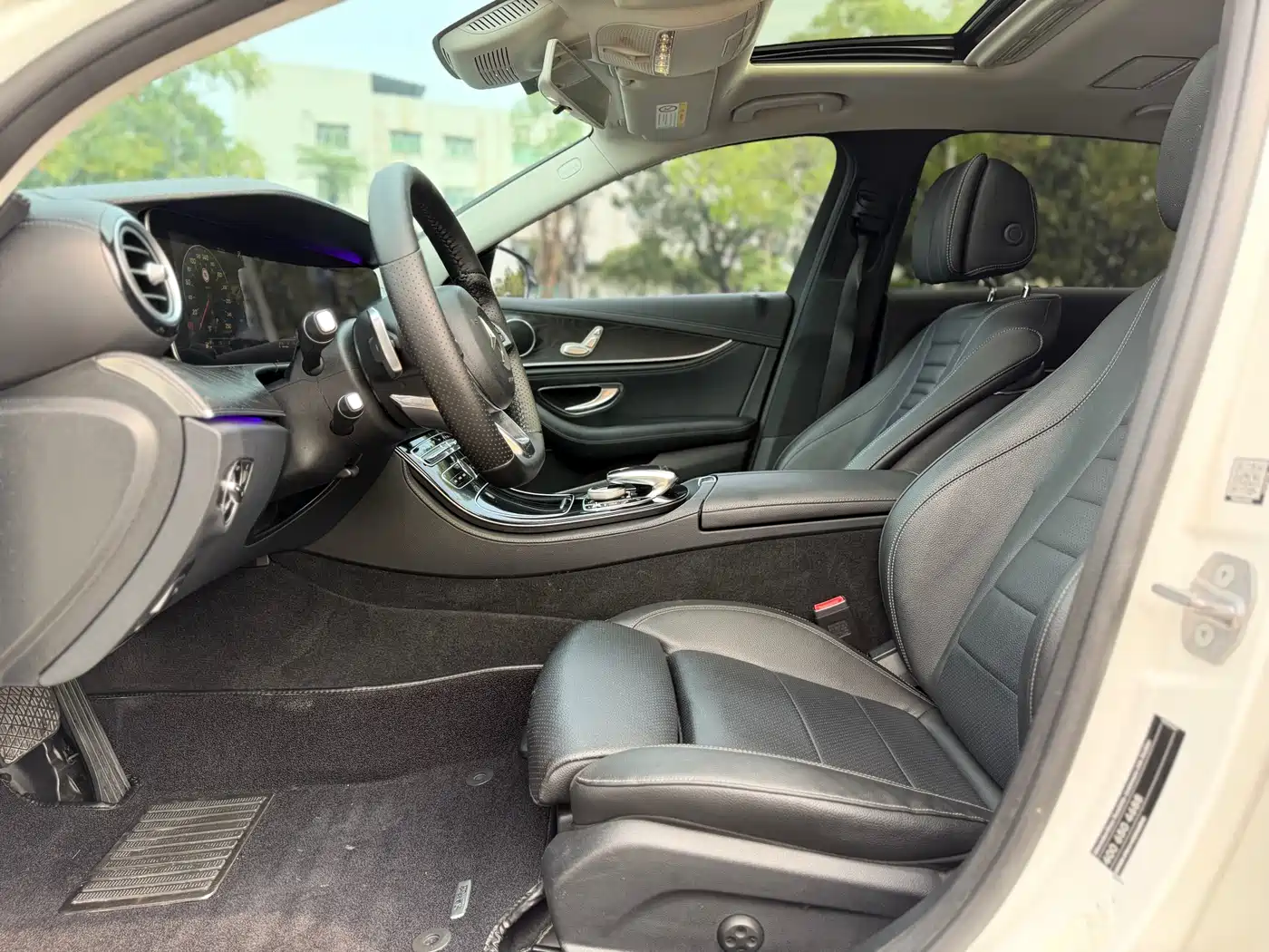 Mercedes-Benz E-Class 2016 E 200 L Sport Type фото 11