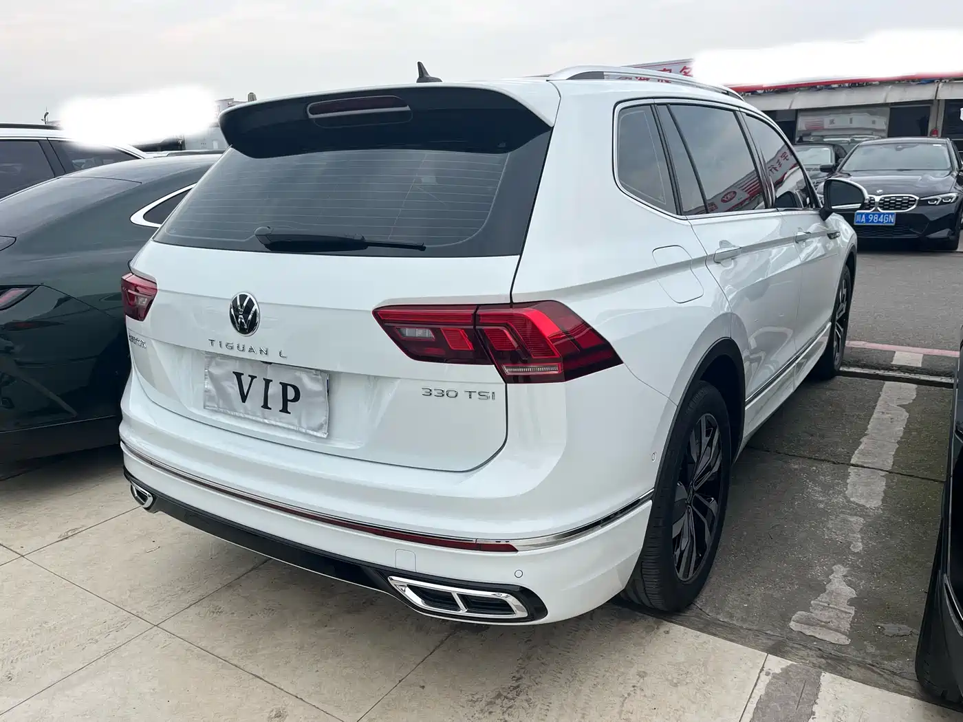 Volkswagen Tiguan L 2024 330TSI Automatic 2WD R-Line Premium Enjoyment Edition фото 4