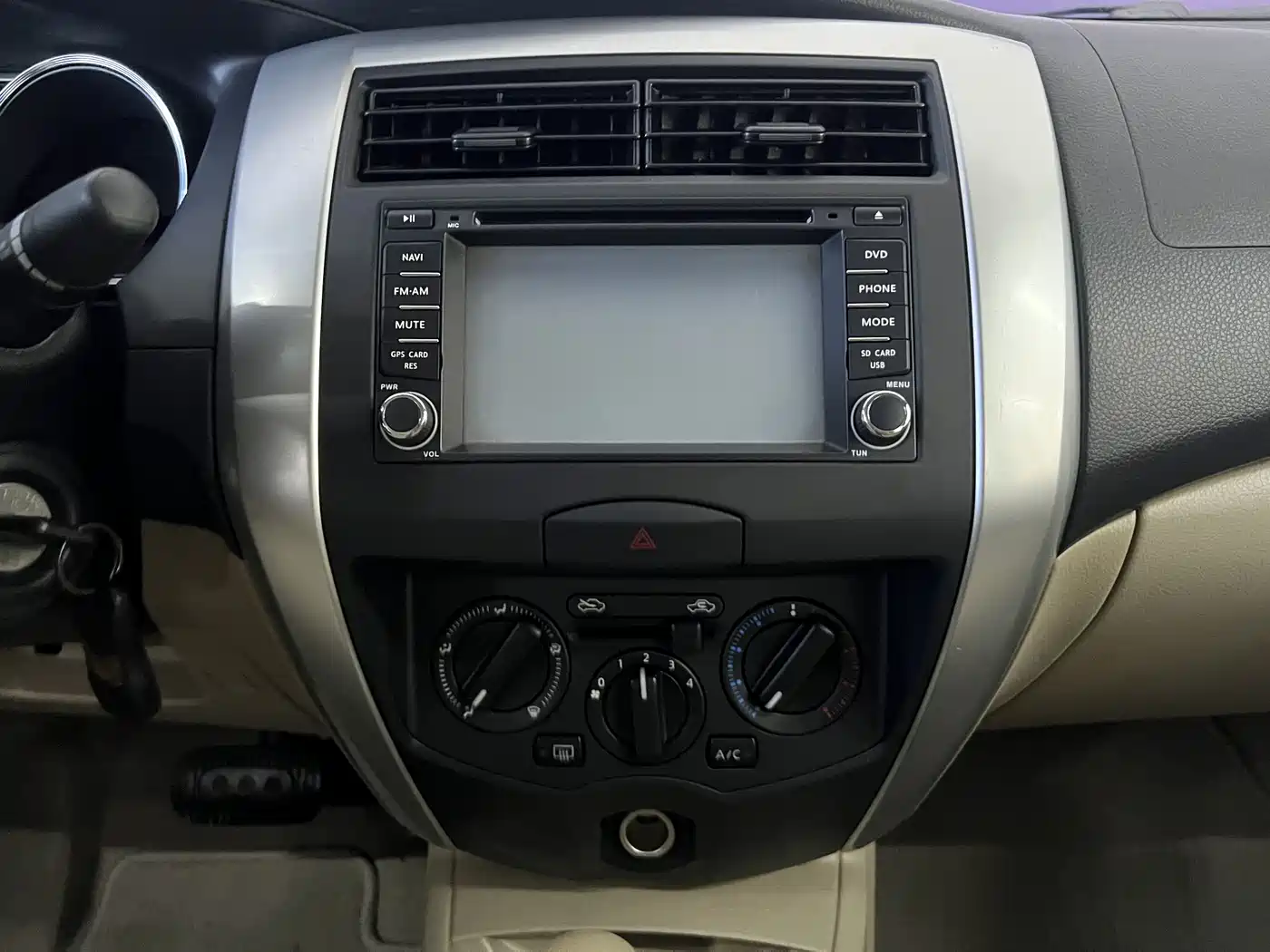 Nissan Livina 2013 2013 1.6XE CVT Comfort