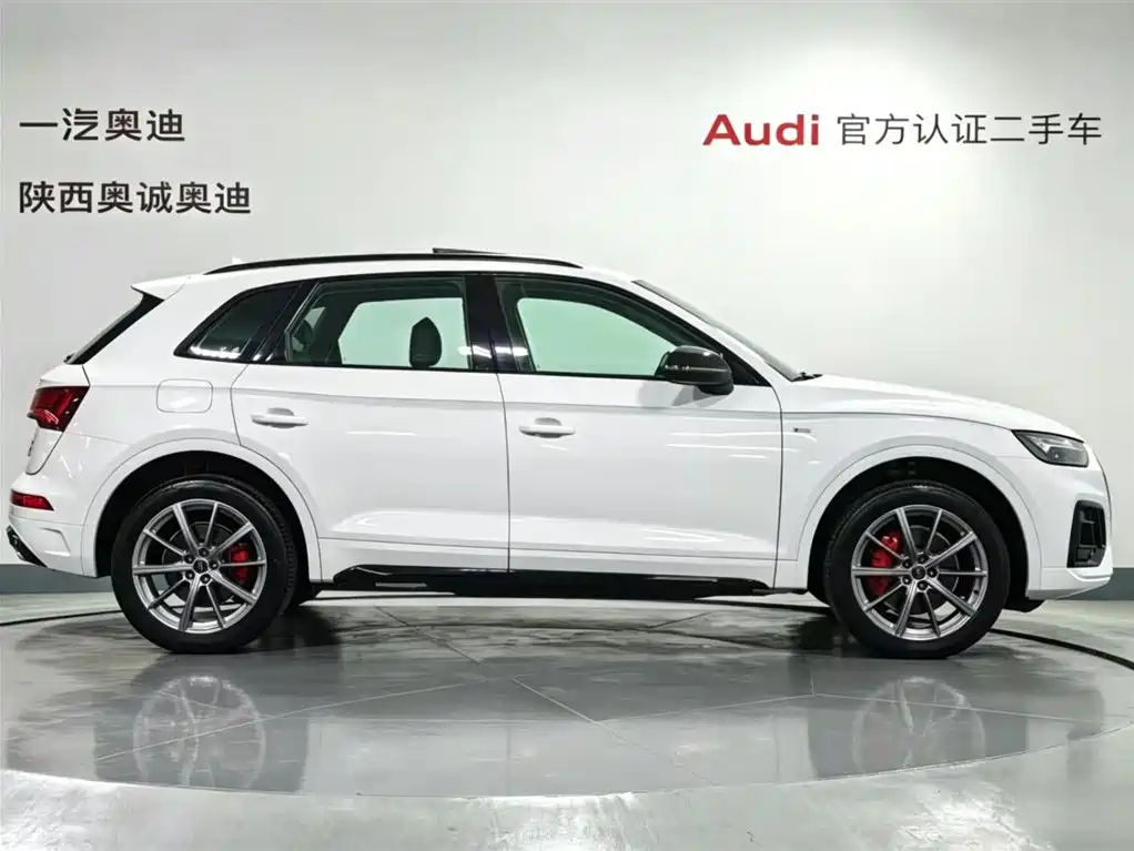Audi Q5L 2022 40T Luxury Dynamic фото 3