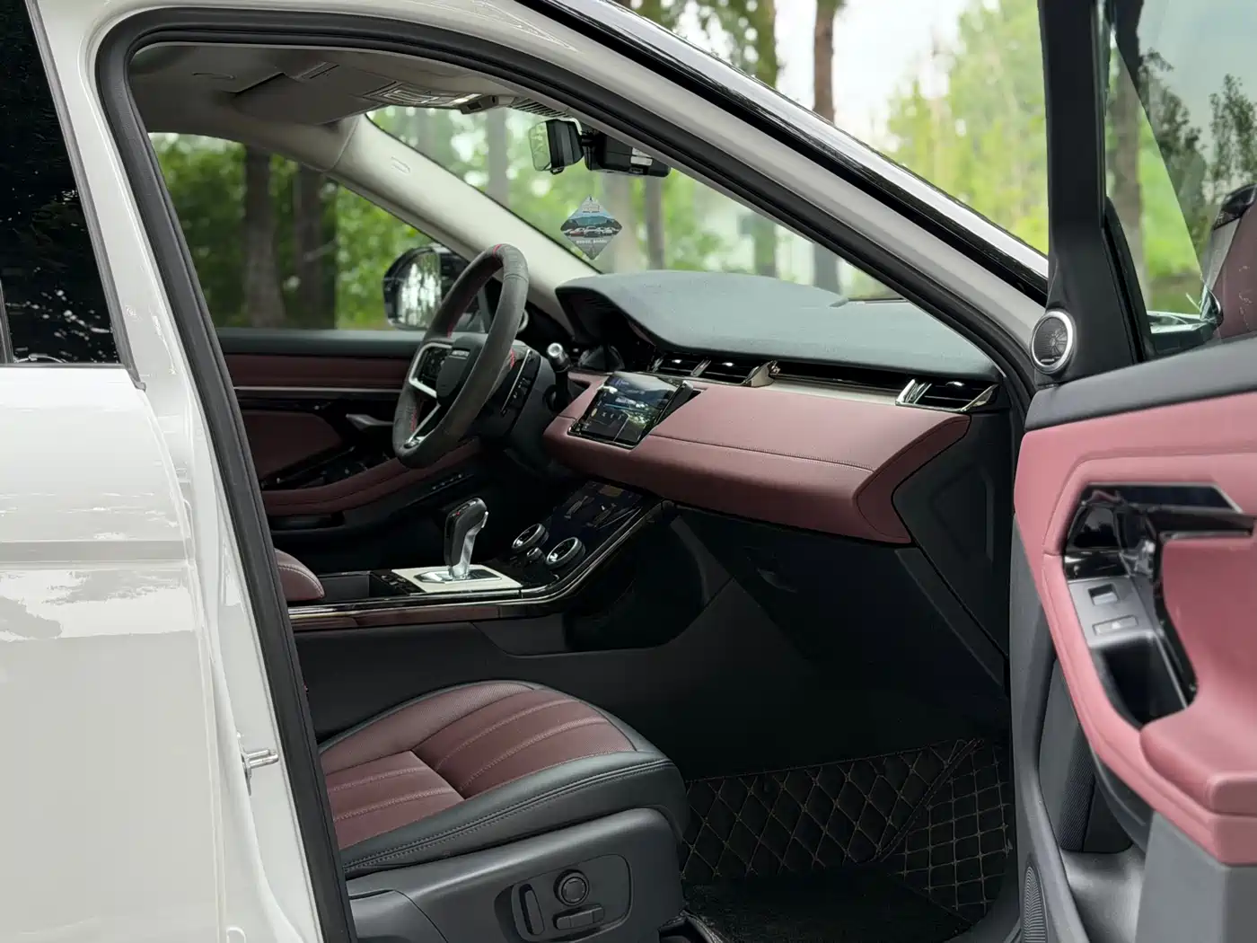 Land Rover Range Rover Evoque 2022 Range Rover Evoque L 249PS R-Dynamic Luxury Edition фото 10