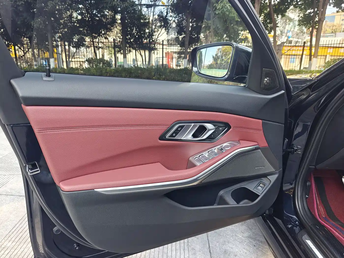 BMW 3 Series 2023 325Li M Sport Black Night Package фото 7