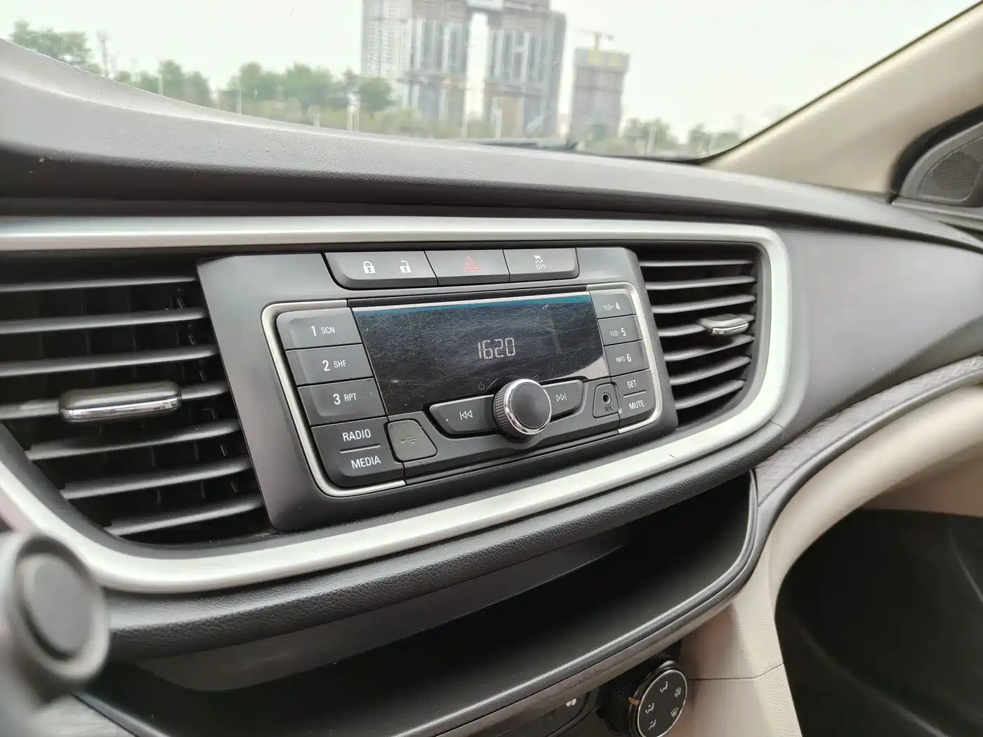 Buick Excelle 2016 15N Automatic Elite фото 12
