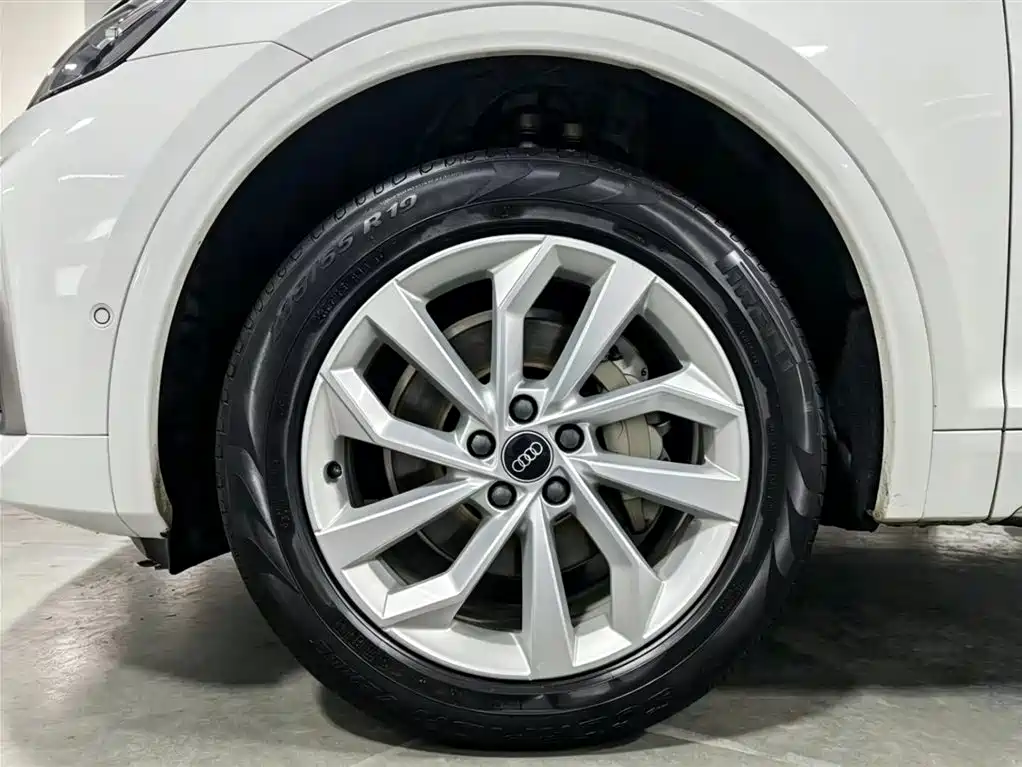 Audi Q5L 2022 40T Luxury Dynamic фото 15