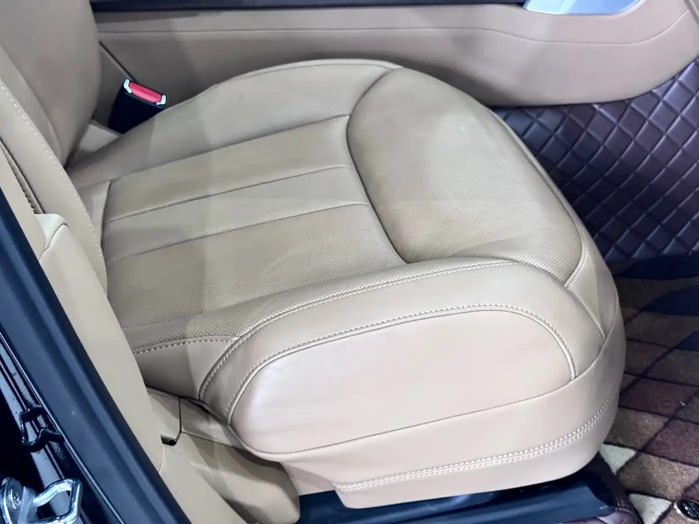 Land Rover Range Rover 2023 3.0 L6 400PS Genesis Extended Version фото 30