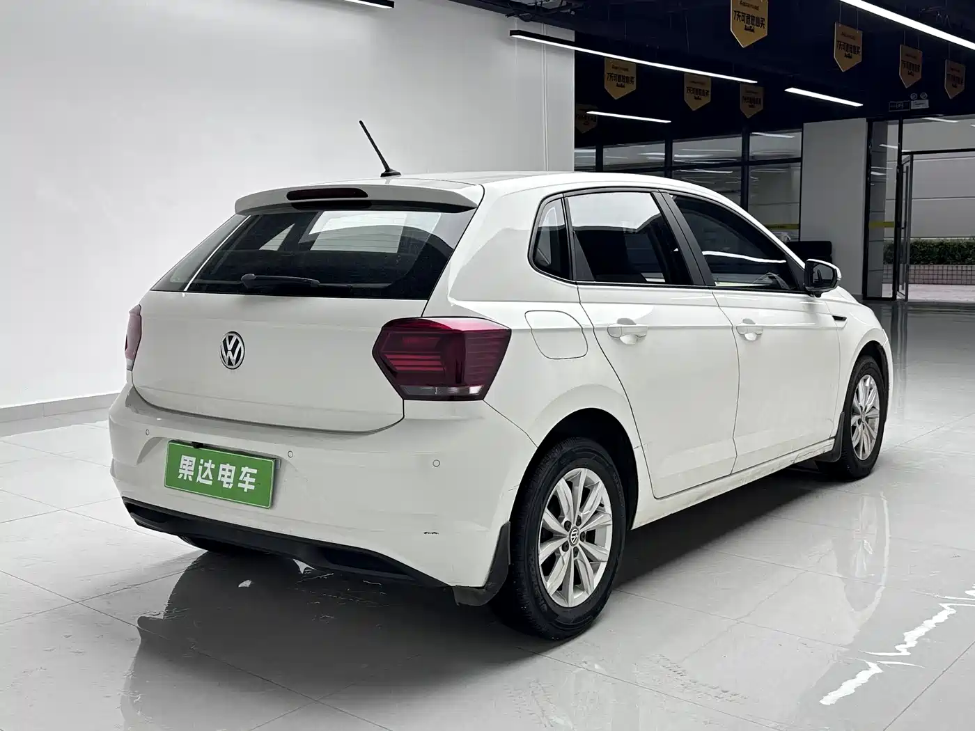 Volkswagen Polo 2019 Plus 1.5L Automatic Colorful Tech Edition фото 5