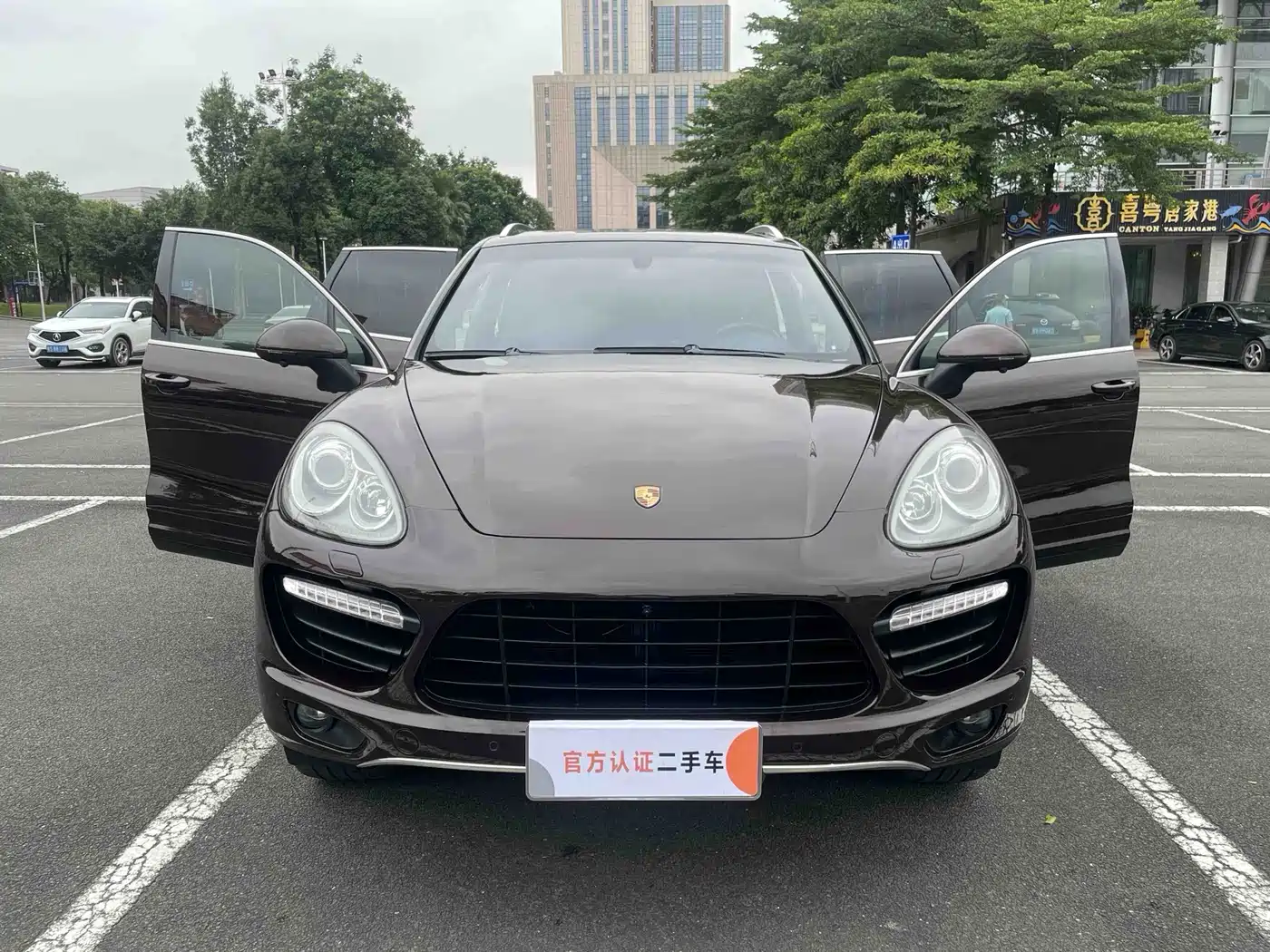 Porsche Cayenne 2014 Cayenne Platinum Edition 3.0T фото 9