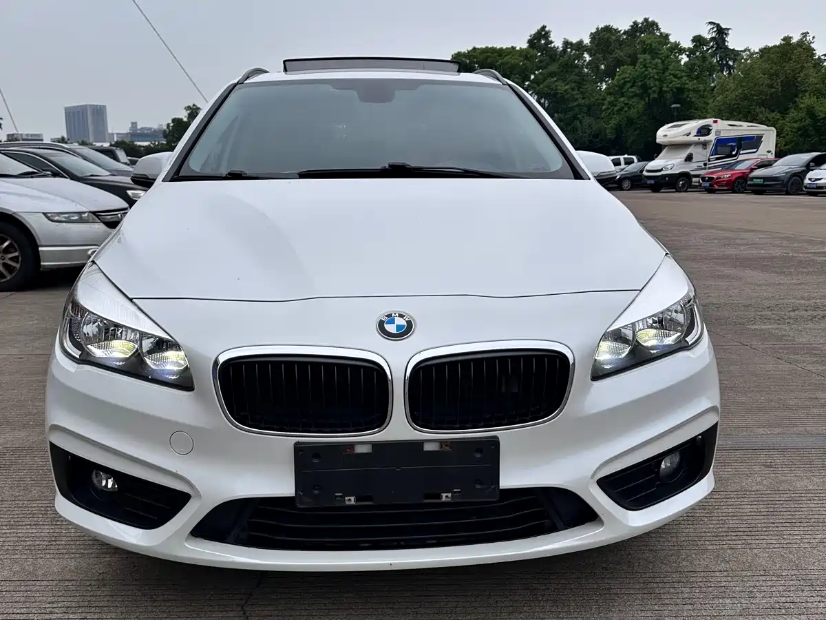 BMW 2 Series Touring 2016 2016 218i Fashion Model