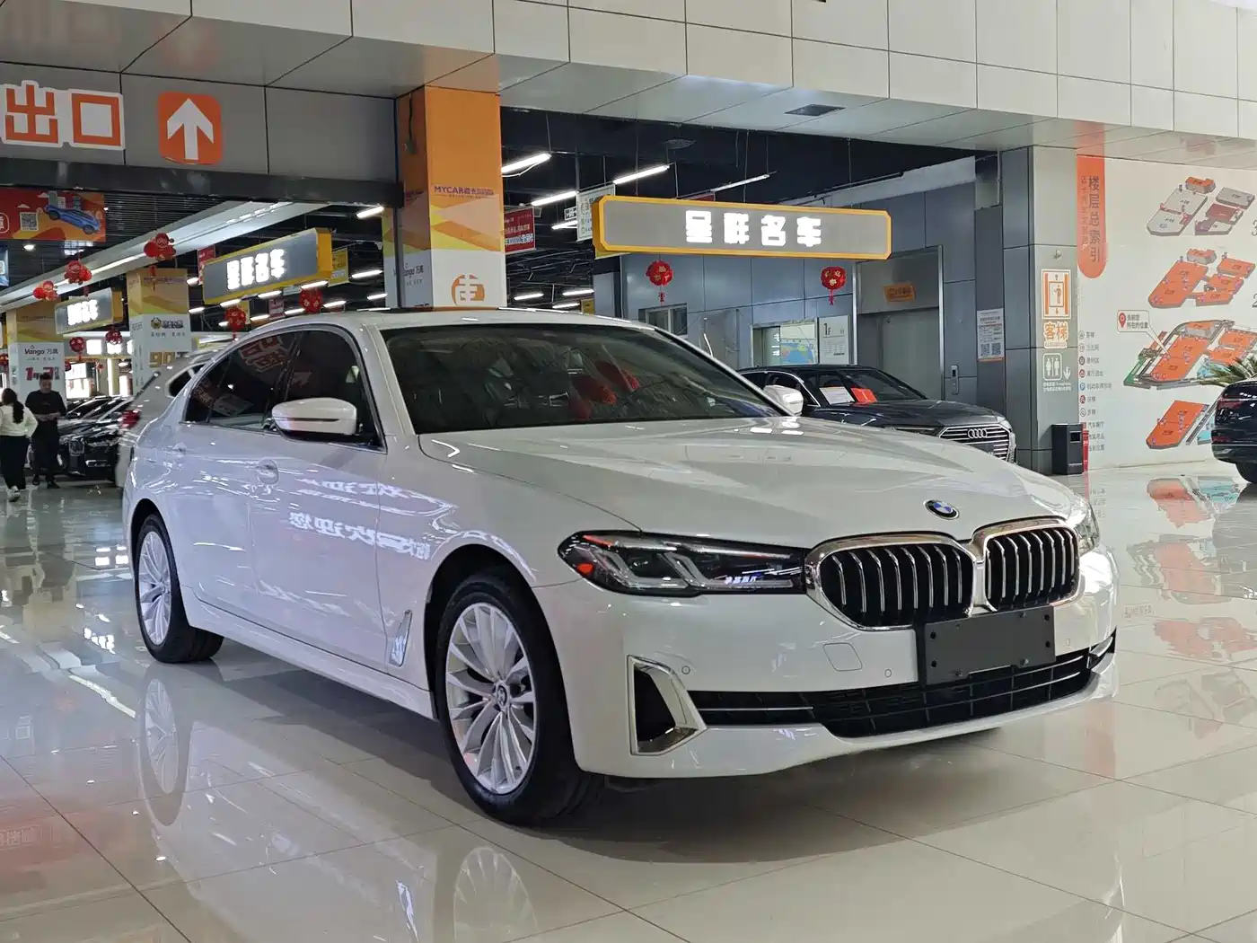 BMW 5 Series 2022 525Li Luxury Package фото 2