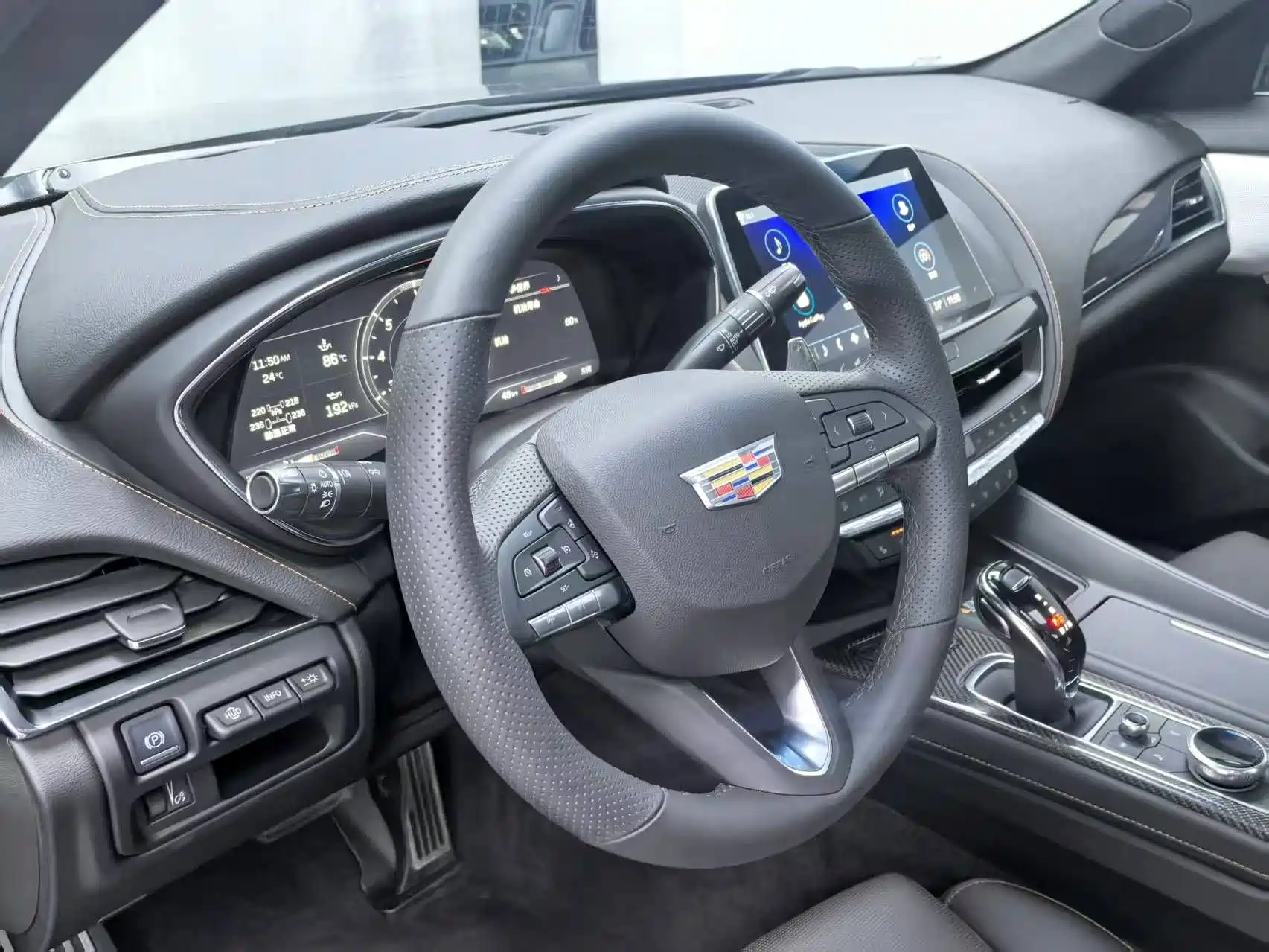 Фото 13 - Cadillac CT5