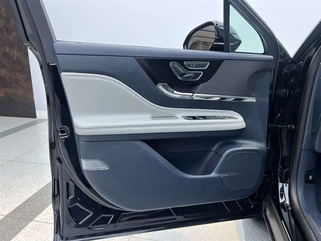 Lincoln Adventurer 2025 2024 2.0T FWD Exclusive Edition