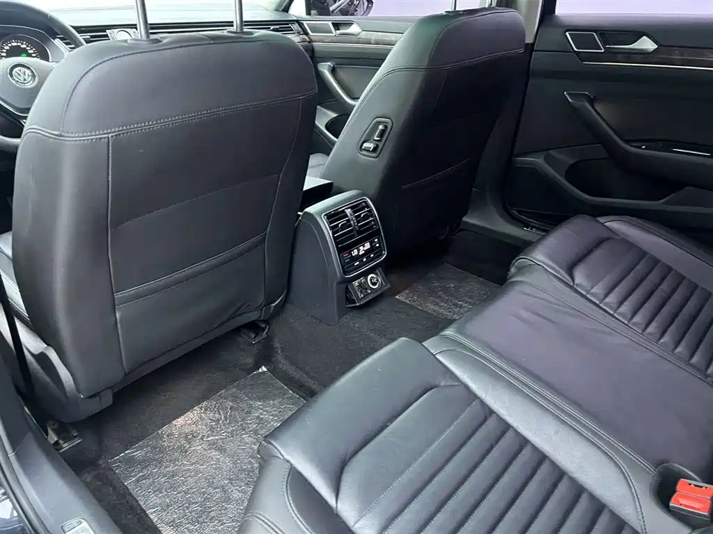 Volkswagen Magotan 2018 Facelift 330TSI DSG Luxury фото 19