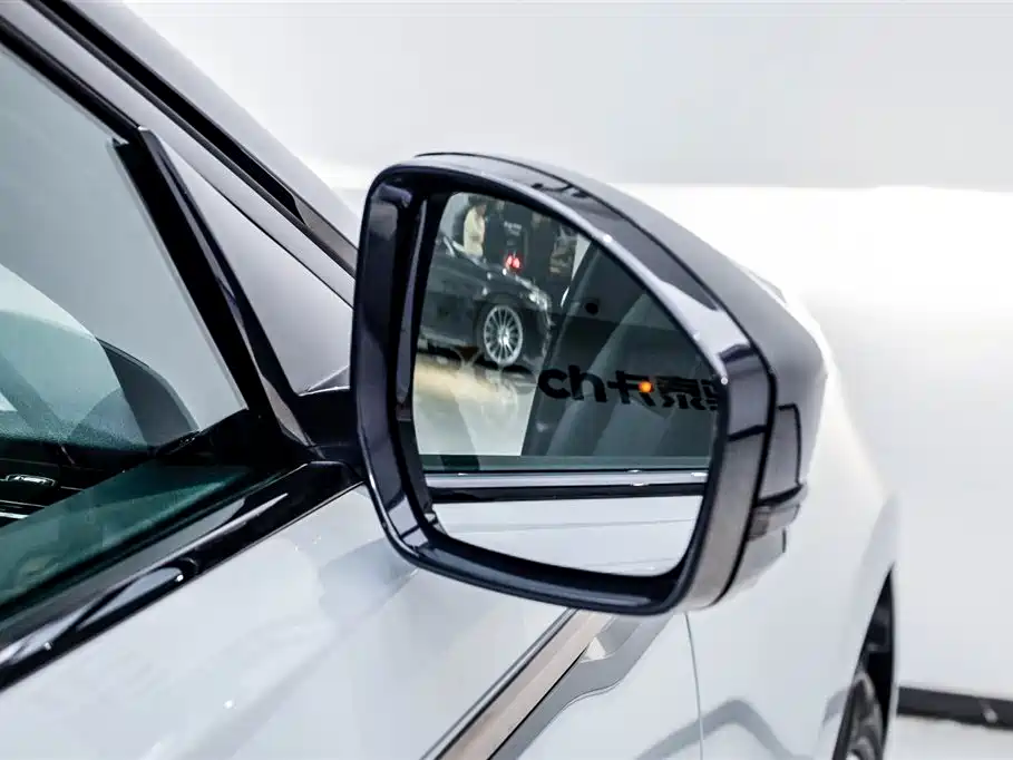 Land Rover Range Rover Velar 2024 Dynamic SE фото 12