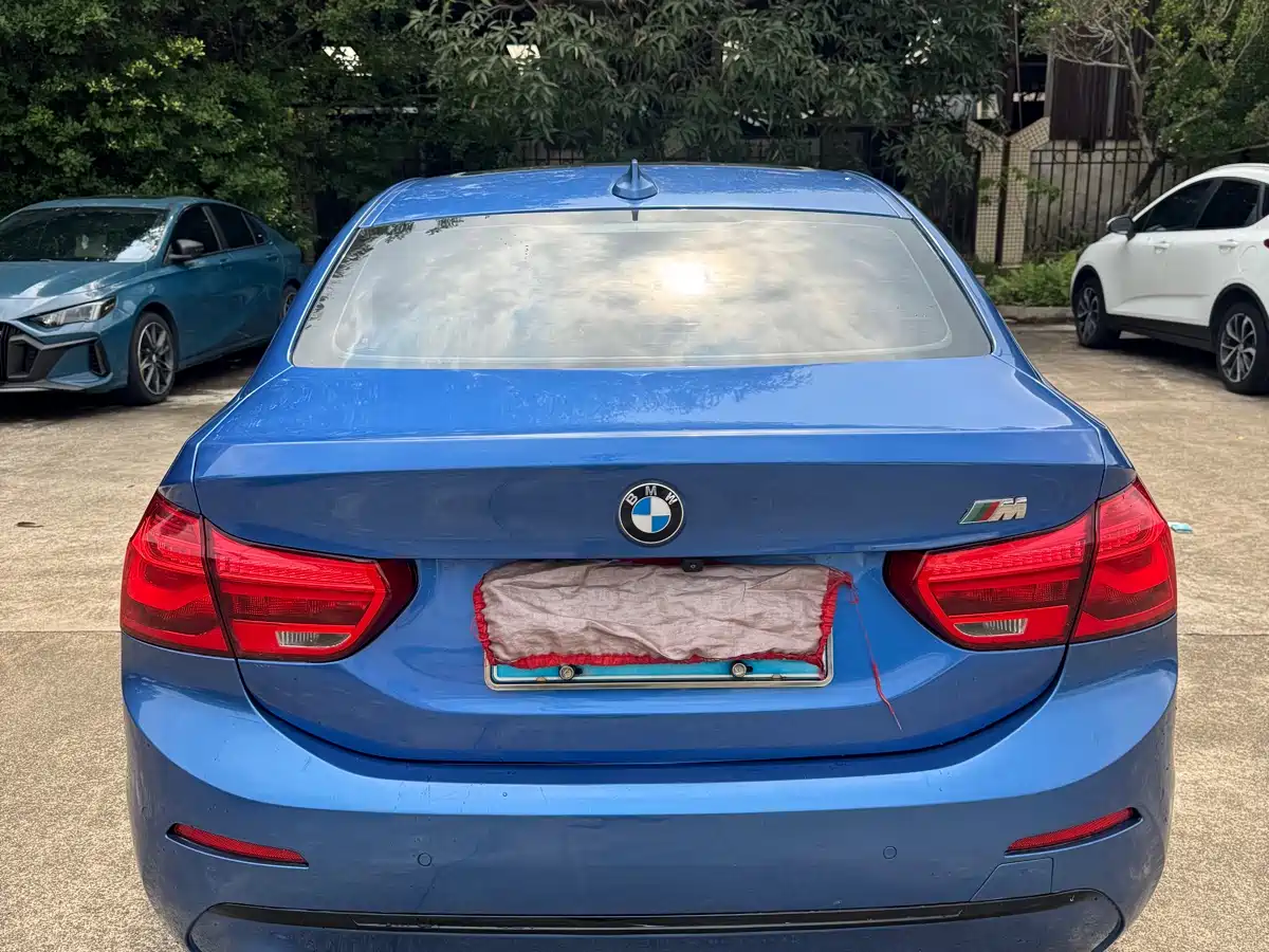 BMW 1 Series 2017 118i Sport фото 5