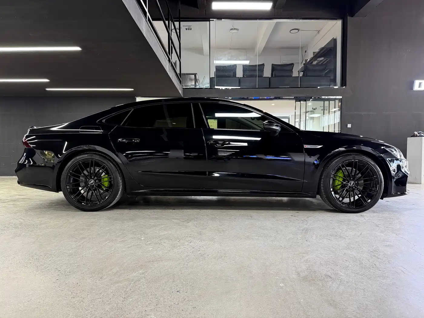 Audi A7L 2022 45 TFSI S-line Dream Builder Edition фото 10