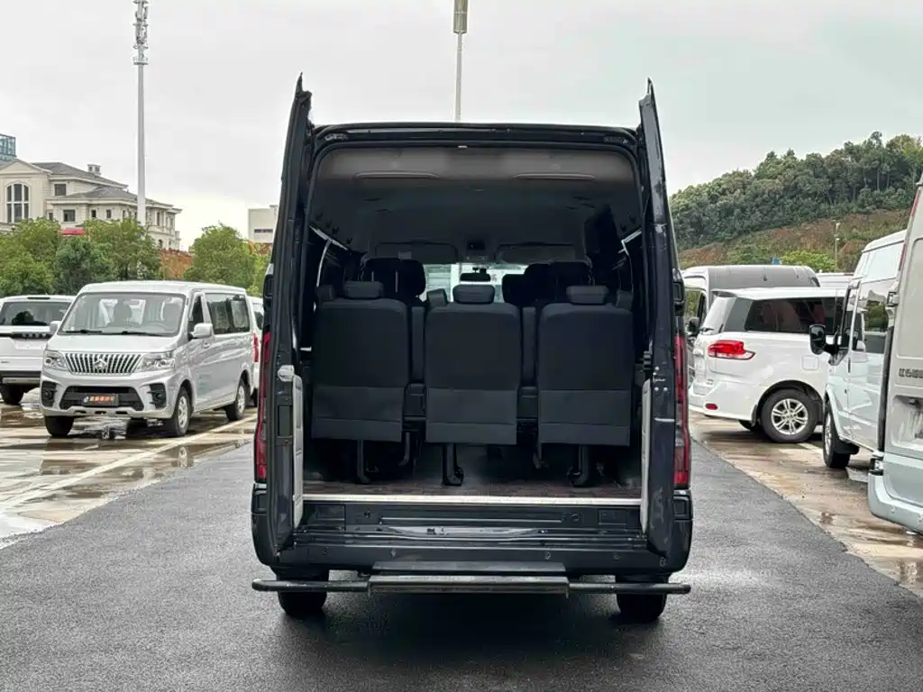 Jiangling JMC Fushun 2026 2025 Model 2.0T 8AT Diesel Medium Wheelbase Medium Roof Business Version 9 Seater (Non-commercial)