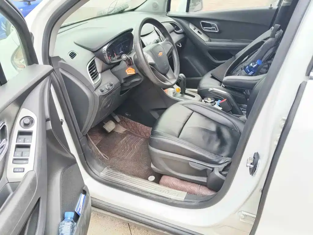 Фото 8 - Chevrolet Trax