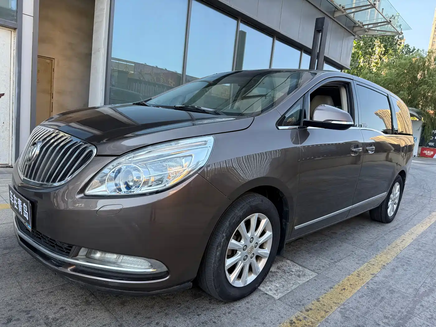 Фото 1 - Buick GL8