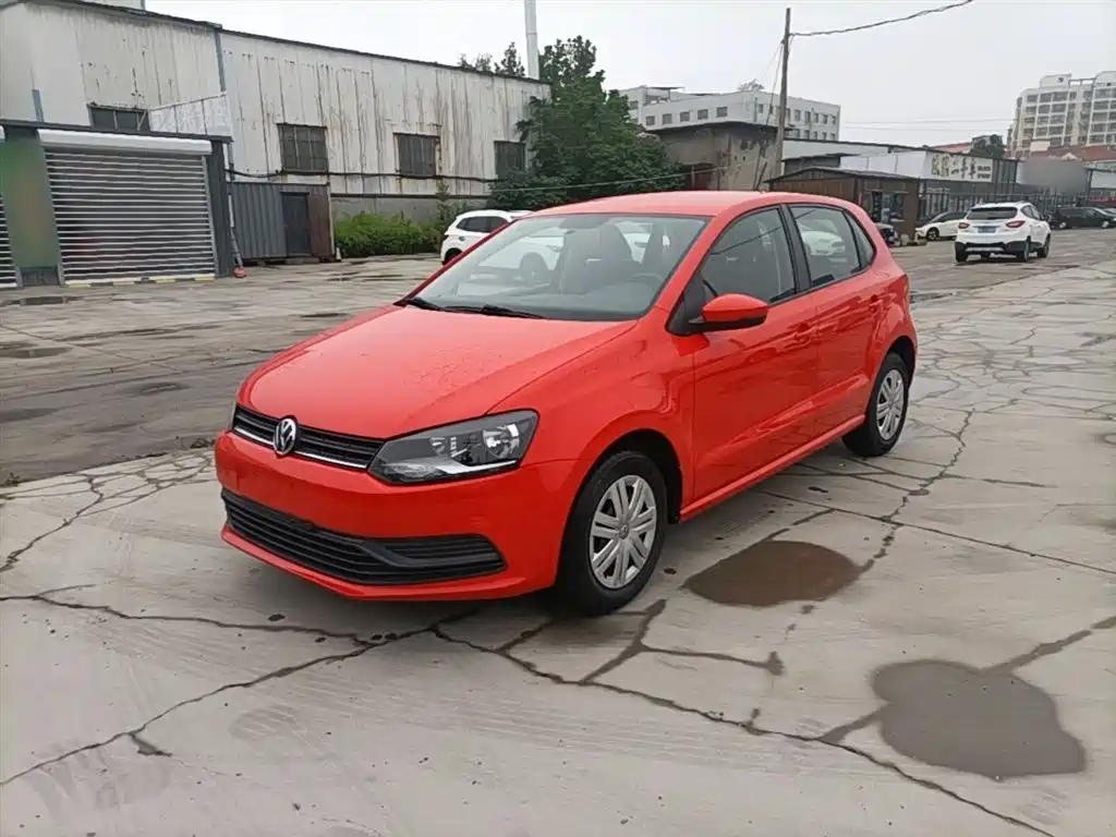 Volkswagen Polo 2016 1.4L Automatic Trend фото 2