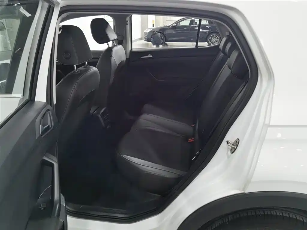 Volkswagen Tanying 2021 1.5L Automatic Smart Connect Edition фото 15